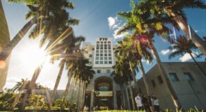 FLORIDA INTERNATIONAL UNIVERSITY (FIU)