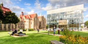 THE UNIVERSITY OF MANCHESTER