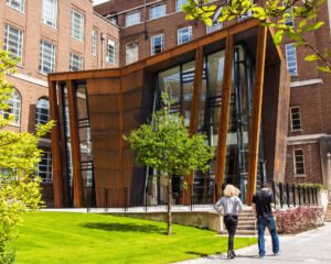 QUEEN’S UNIVERSITY BELFAST