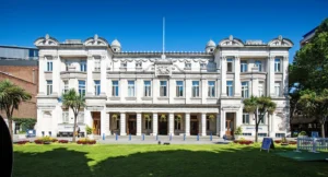 QUEEN MARY, UNIVERSITY OF LONDON